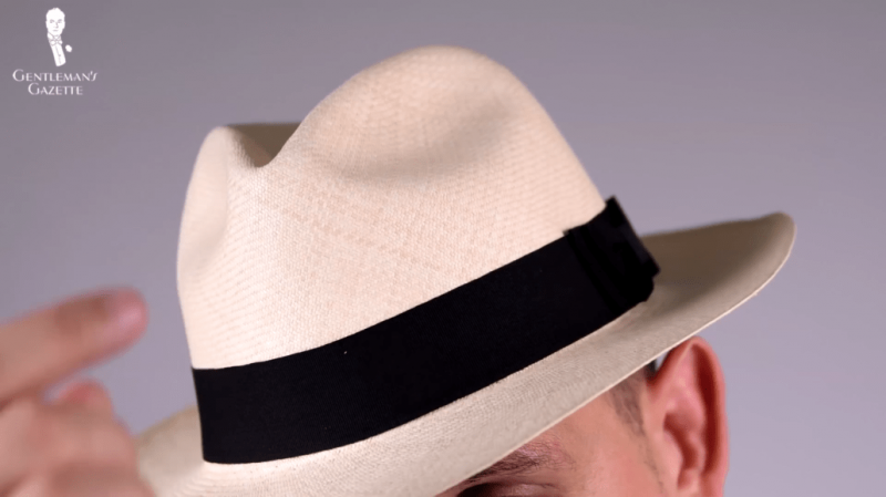 Pli ou pincement sur un chapeau Panama