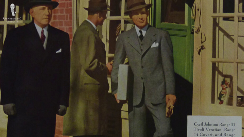 Un gentleman portant un costume plus carré qui était la silhouette de costume populaire dans les années 1940.