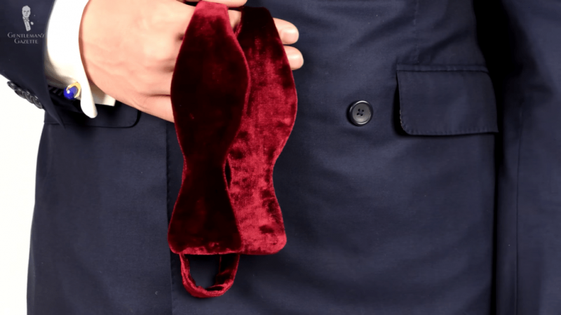 Прототип кравате машне од црвеног сомота из тврђаве Белведере