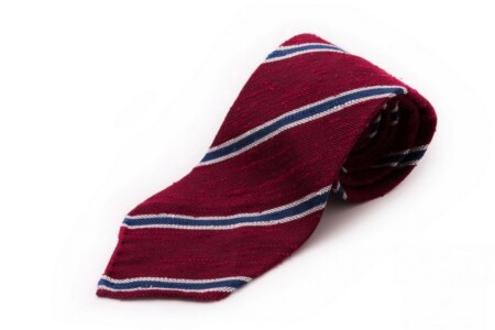 Cravate en soie Shantung rayé rouge foncé, bleu et blanc - Fort Belvedere