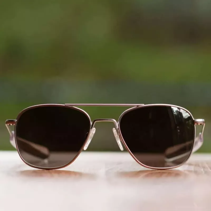Les lunettes de soleil aviateur Randolph Engineering