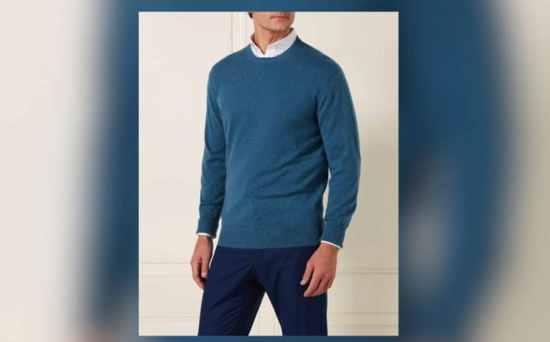 Kašmírový svetr N. Peal Blue Wave se vyrábí a prodává dodnes