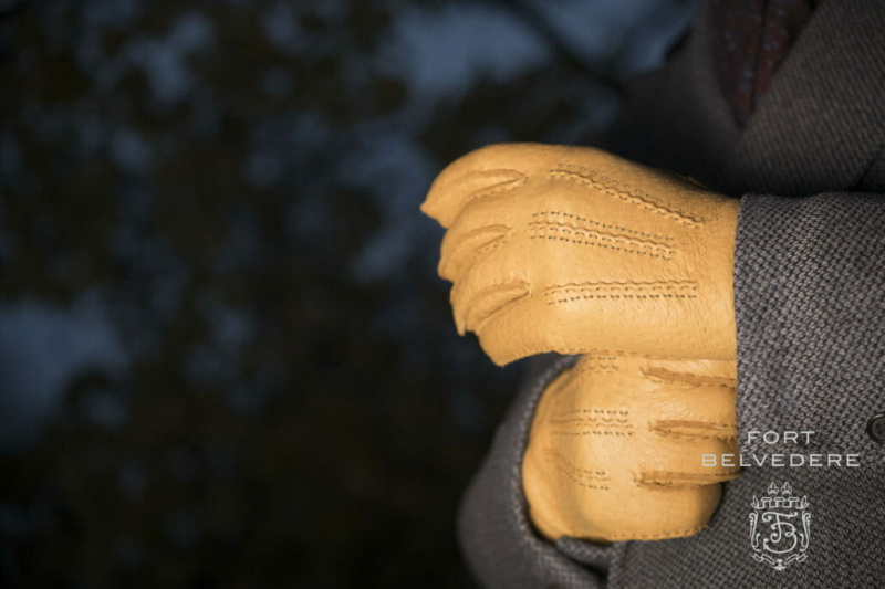 Pánské společenské rukavice Chamois Yellow Peccary Hydropeccary ručně šité s kašmírovou podšívkou od Fort Belvedere