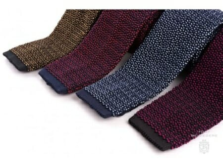 Kolekce pletených kravat