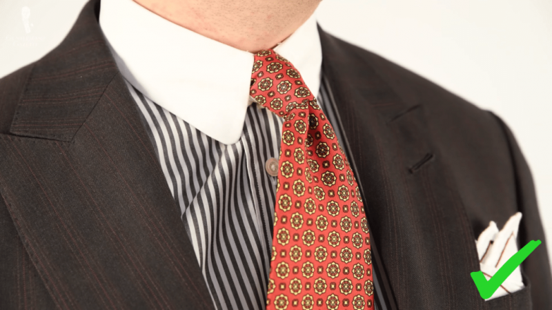 Une cravate en soie en nœud Full Windsor