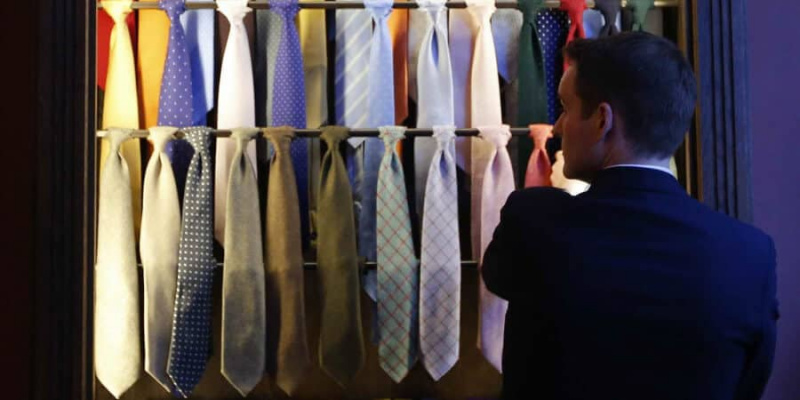A coleção de gravatas de um banqueiro de investimento de Wall Street como visto no Wall Street Journal