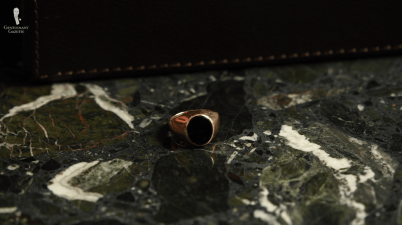Prsten ze 14karátového růžového zlata s oválným Onyxem