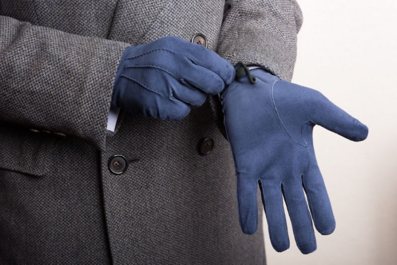 Námořnicky modré semišové rukavice vyrobené z nepodšité semišové kůže s kabátem