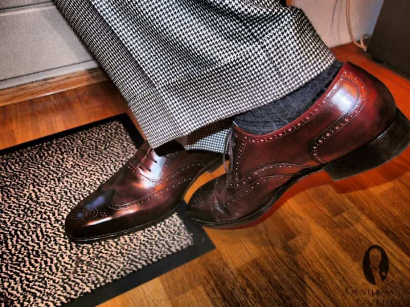 Chaussure Oxford Wingtip avec costume sur mesure pied-de-poule