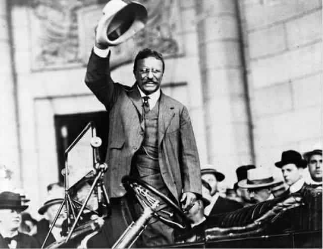 Theodore Roosevelt se vrací ze stavby Panamského průplavu