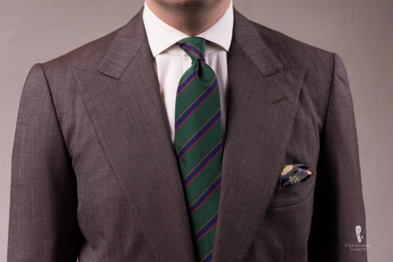 Репп кравата у зеленој боји је одличан избор