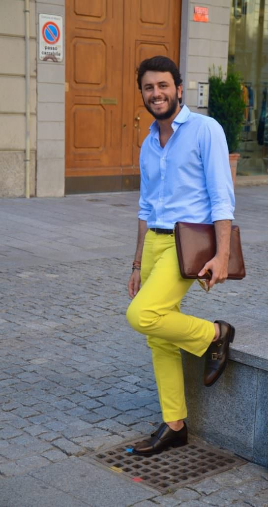 calça jeans amarela