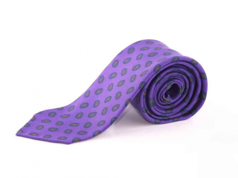 Madder hedvábná kravata ve fialové barvě s paisley