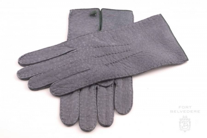Šedé rukavice Peccary bez podšívky na jaro léto se zapínáním na knoflík od Fort Belvedere