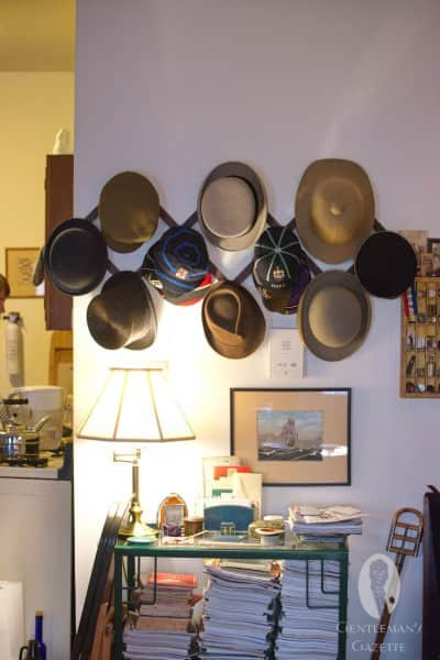 Berretti, cappello da safari e bombetta grigia