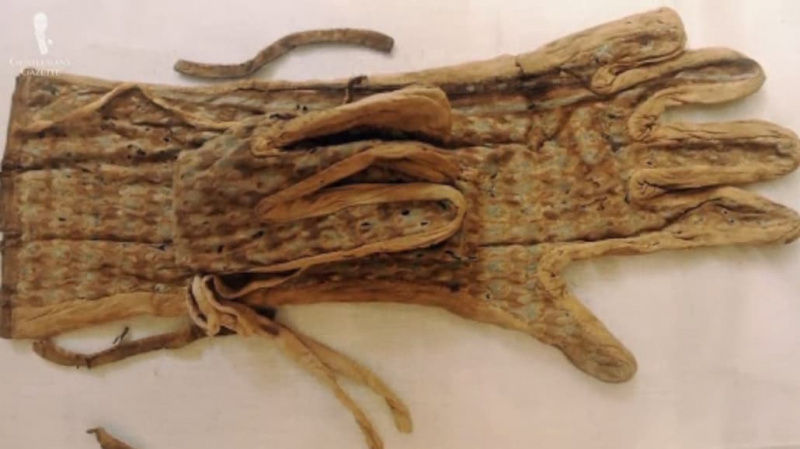 Les premiers gants ont été découverts dans la tombe de King Tuts.