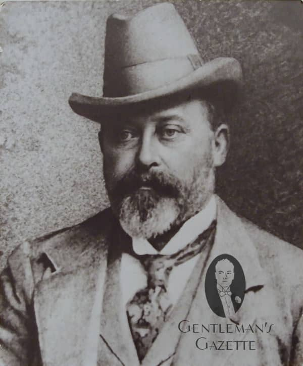 Принц од Велса Берти у Хомбуршком шеширу ца. 1890. године