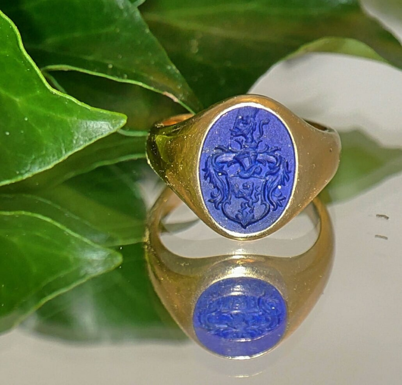 Pečetní prsten s kamenem Lapis lazuli