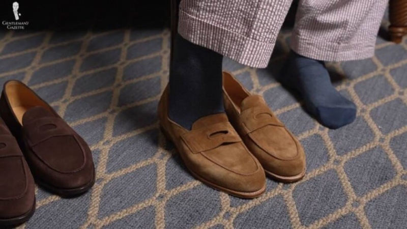 Un chausse-pied peut prolonger la durée de vie de votre chaussure, en particulier la partie arrière ; Chaussettes Oxford bicolores bleu marine et bleu royal de Fort Belvedere