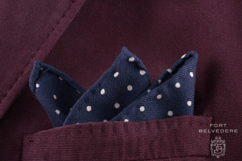 Pochette de costume en laine Challis bleu marine à pois blancs - Fort Belvedere