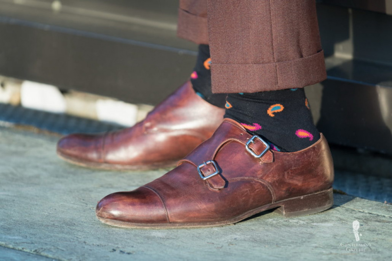Ekstremno kratke hlače s paisley crazy čarapama