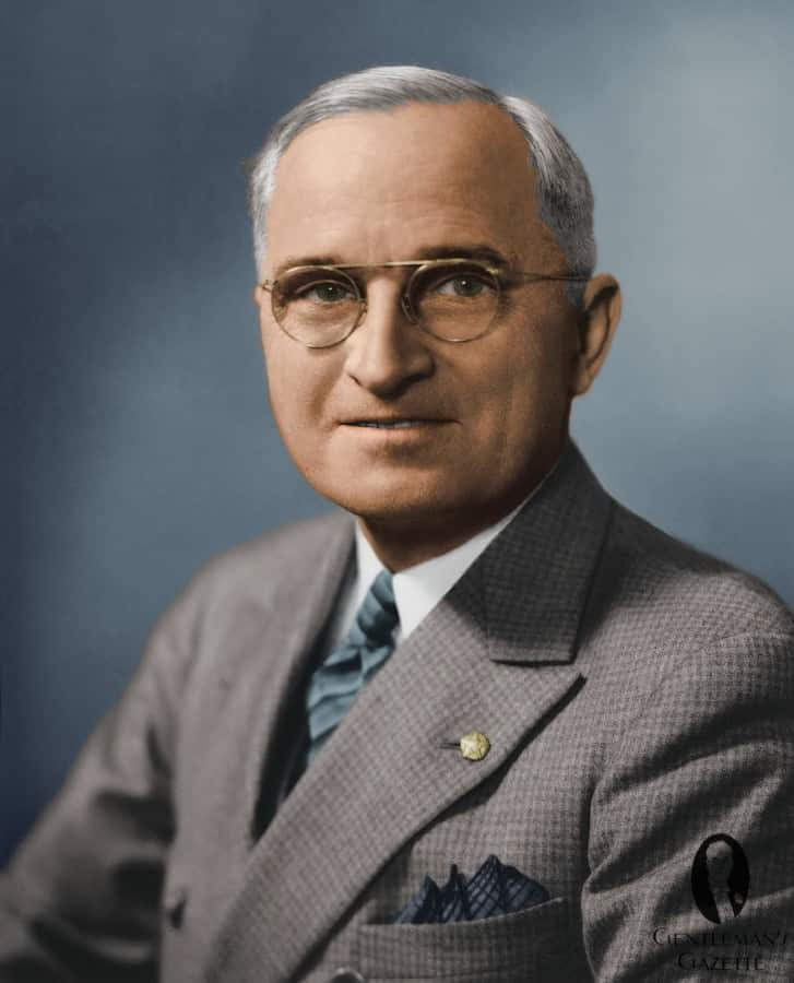 Truman en cravate bleue à rayures multiples ca. 1940