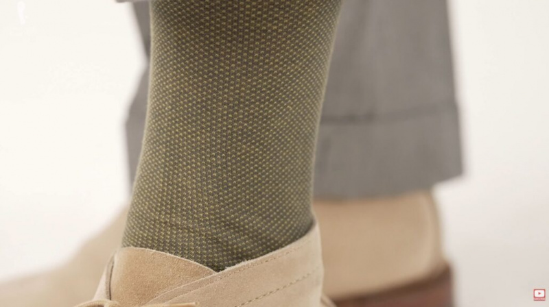 Prototype de chaussettes unies bicolores Fort Belvedere en chartreuse et gris