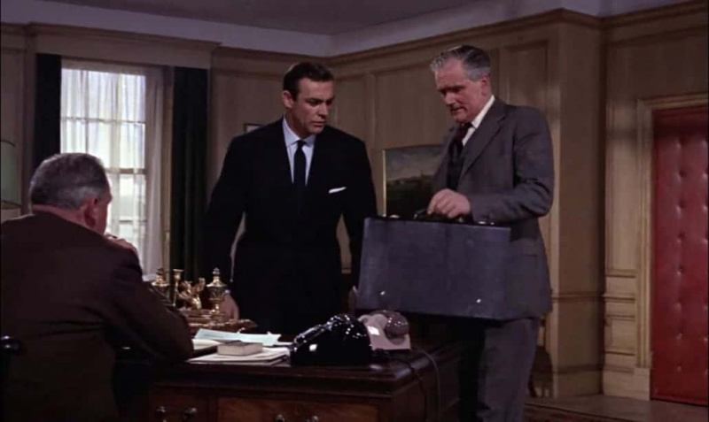 Attaché-case James Bond rendu célèbre dans le film From Russia With Love de 1963.
