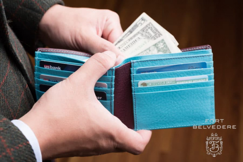 Que mettre dans votre portefeuille ? Espèces et cartes
