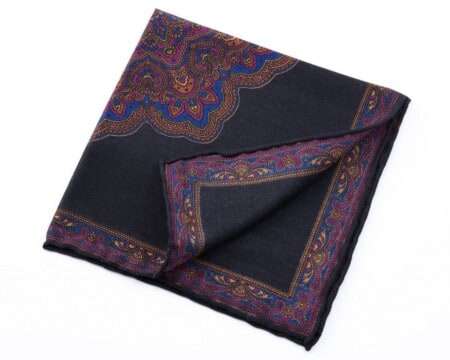 Quadrado de bolso de lã de seda carvão, roxo e azul com motivos paisley