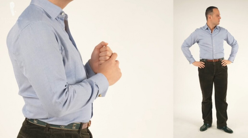 Raphael vestindo uma camisa social combinada com uma calça de veludo cotelê Polo Ralph Lauren.