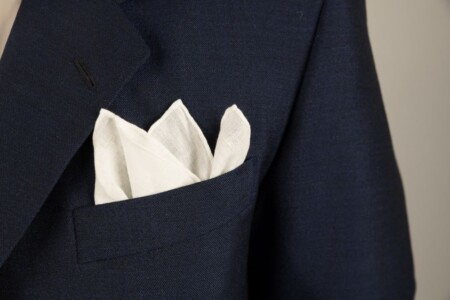 Pochette de costume en lin blanc avec bords roulés à la main fabriqué en Italie - Fort Belvedere
