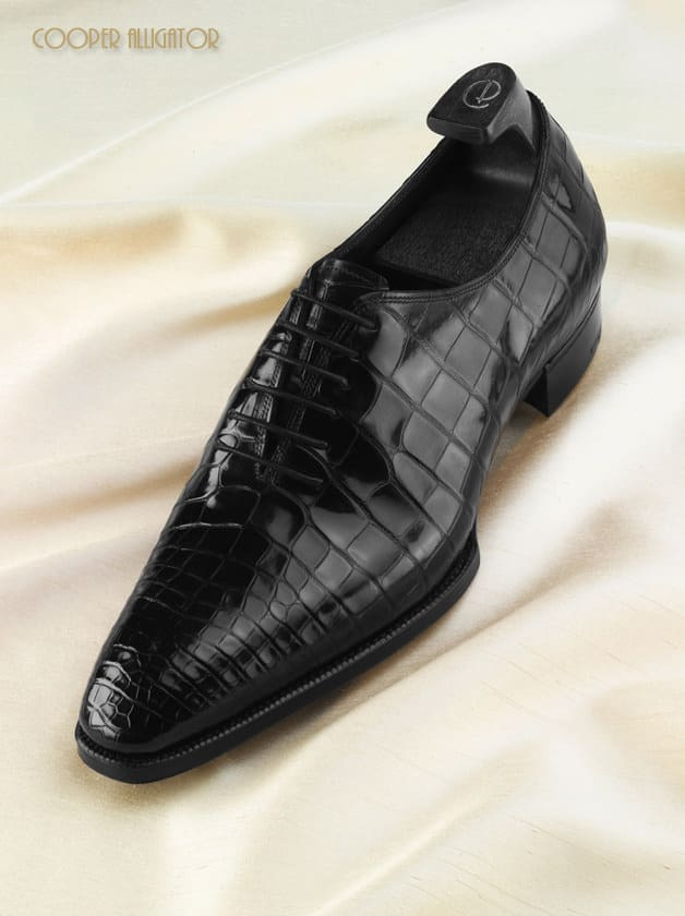 Een schoen van alligatorleer uit de Deco-collectie