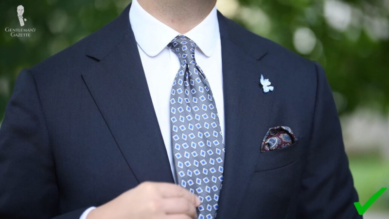 Cravate tissée jacquard gris cuirassé avec losanges bleu clair et blancs imprimés de Fort Belvedere