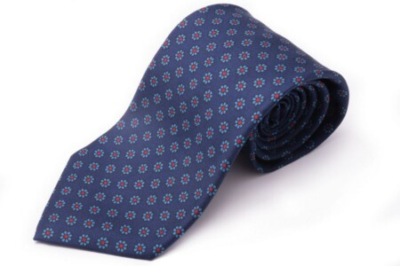 Gravata de seda Madder em azul escuro, azul claro e vermelho Macclesfield Neats