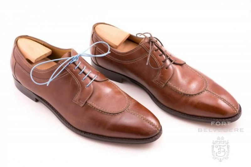 Sapatos Derby Castanhos com Cadarços Azul Claro por Fort Belvedere - Antes e Depois