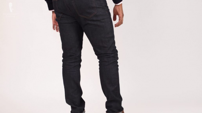 Portez des jeans qui ont une coupe flatteuse.