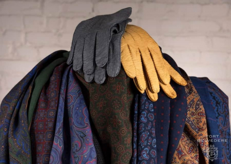 Двострани реверзибилни свилено-вунени шалови Форт Белведере са рукавицама од пекарија