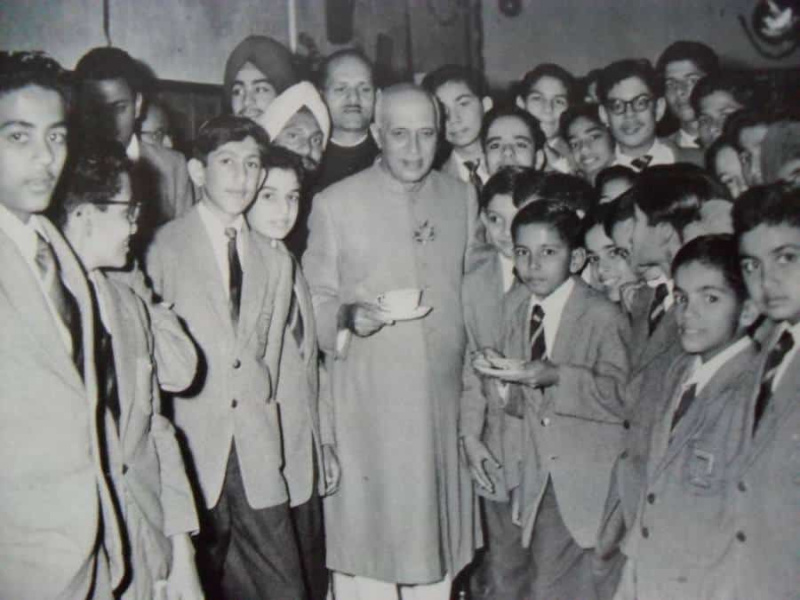 Nehru na Casa da Caxemira