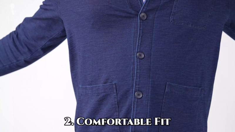 Een goed passend overshirt moet comfortabel aanvoelen en voldoende bewegingsvrijheid bieden.