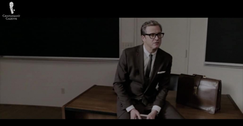 Colin Firth v kodaňském hnědém obleku, pohled studovaného akademika má přitom téměř starosvětské kouzlo.