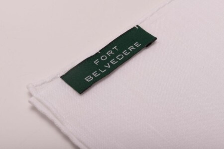 Pochette de costume en lin blanc avec bords roulés à la main fabriqué en Italie - Fort Belvedere