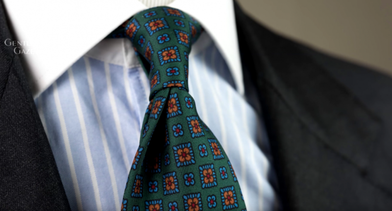 Gravata de seda Green Madder com padrão laranja e azul Macclesfield Neats