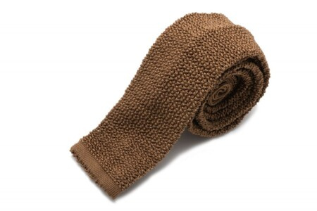 Плетена кравата од чврсте дуванске смеђе свиле