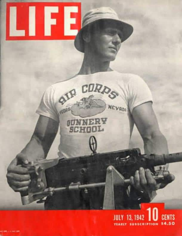 A camiseta era popular entre os soldados durante a Segunda Guerra Mundial