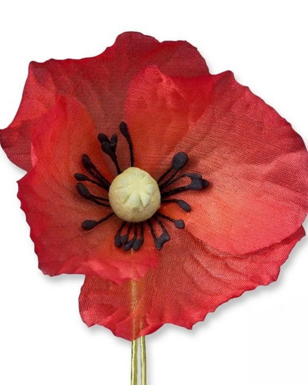 Boutonnière de coquelicot en soie rouge Fleur du jour du Souvenir par Fort Belvedere