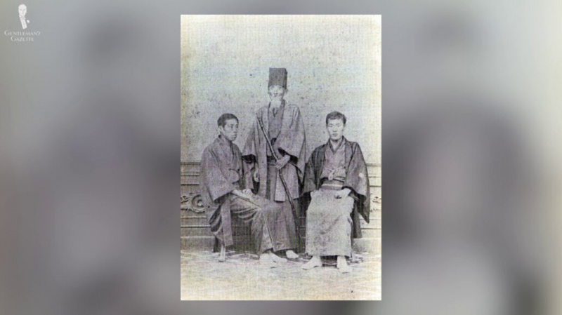 Os quimonos japoneses estão entre os primeiros estilos de vestes.