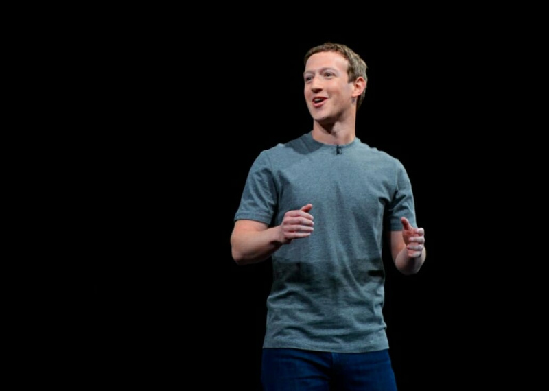 Mark Zuckerberg en t-shirt