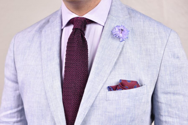 Neformální kombinace s růžovou dvoubarevnou pletenou kravatou Fort Belvedere