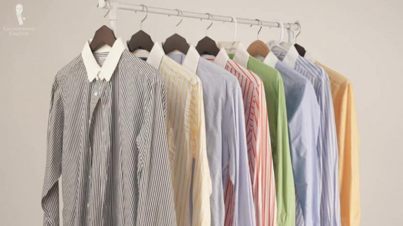 Um rack de camisas Winchester